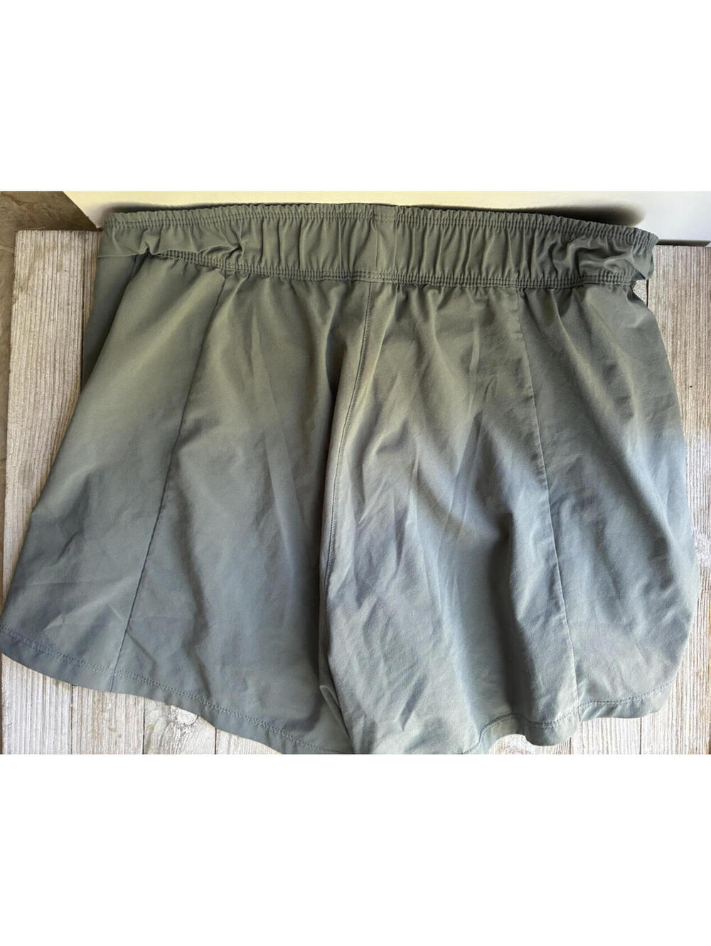 Women’s Large Nike Running 3” Inseam Shorts Dri-Fit Gray Workout Shorts Gym - Picture 5 of 5